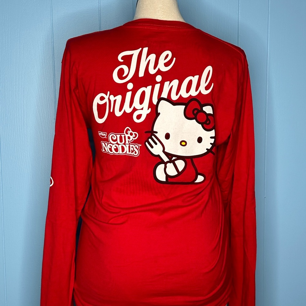Hello Kitty Long sleeve T-shirt Size Medium